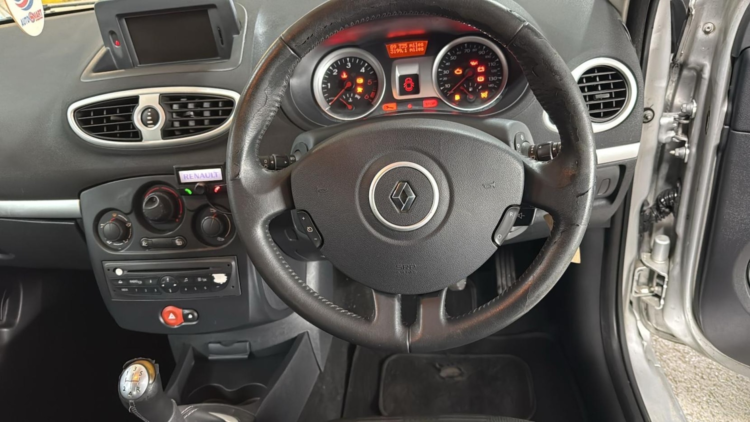 Used Renault Clio 2009 for sale - 77312490: Photo 8