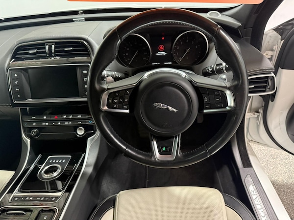 Used Jaguar XE 2017 for sale - 75630031: Photo 15