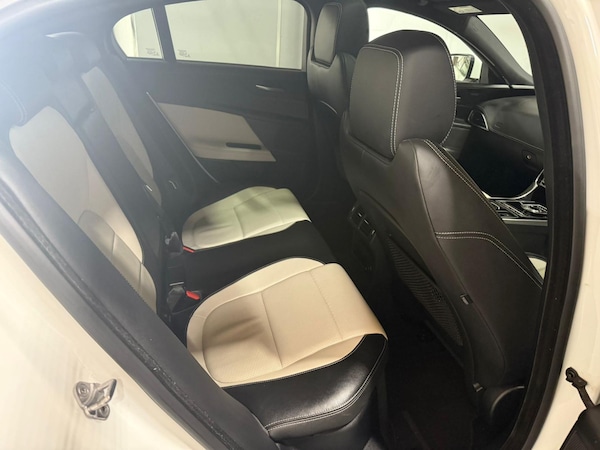 Used Jaguar XE 2017 for sale - 75630031: Photo 17