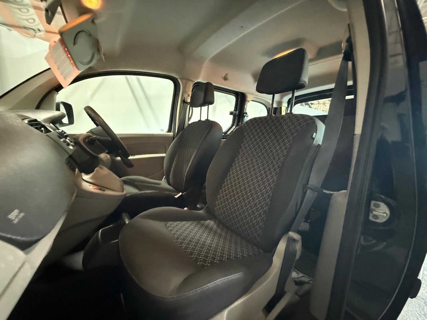 Used Renault Kangoo 2010 for sale - 76573808: Photo 16