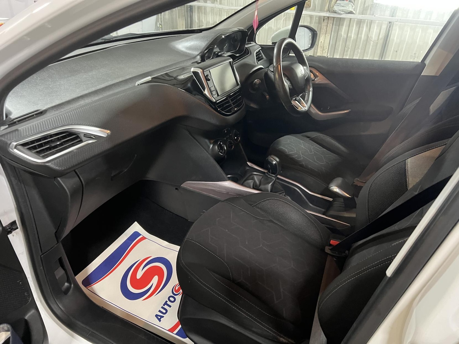 Used Peugeot 2008 2016 for sale - 77595809: Photo 12