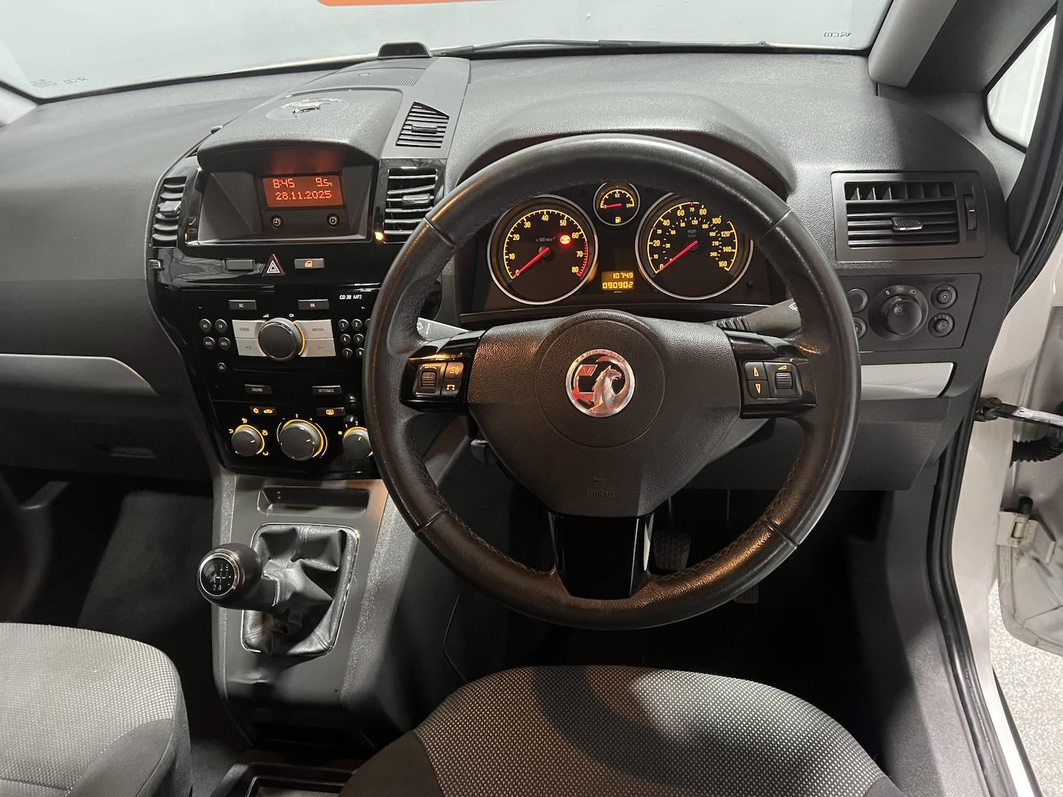 Used Vauxhall Zafira 2012 for sale - 76748297: Photo 9