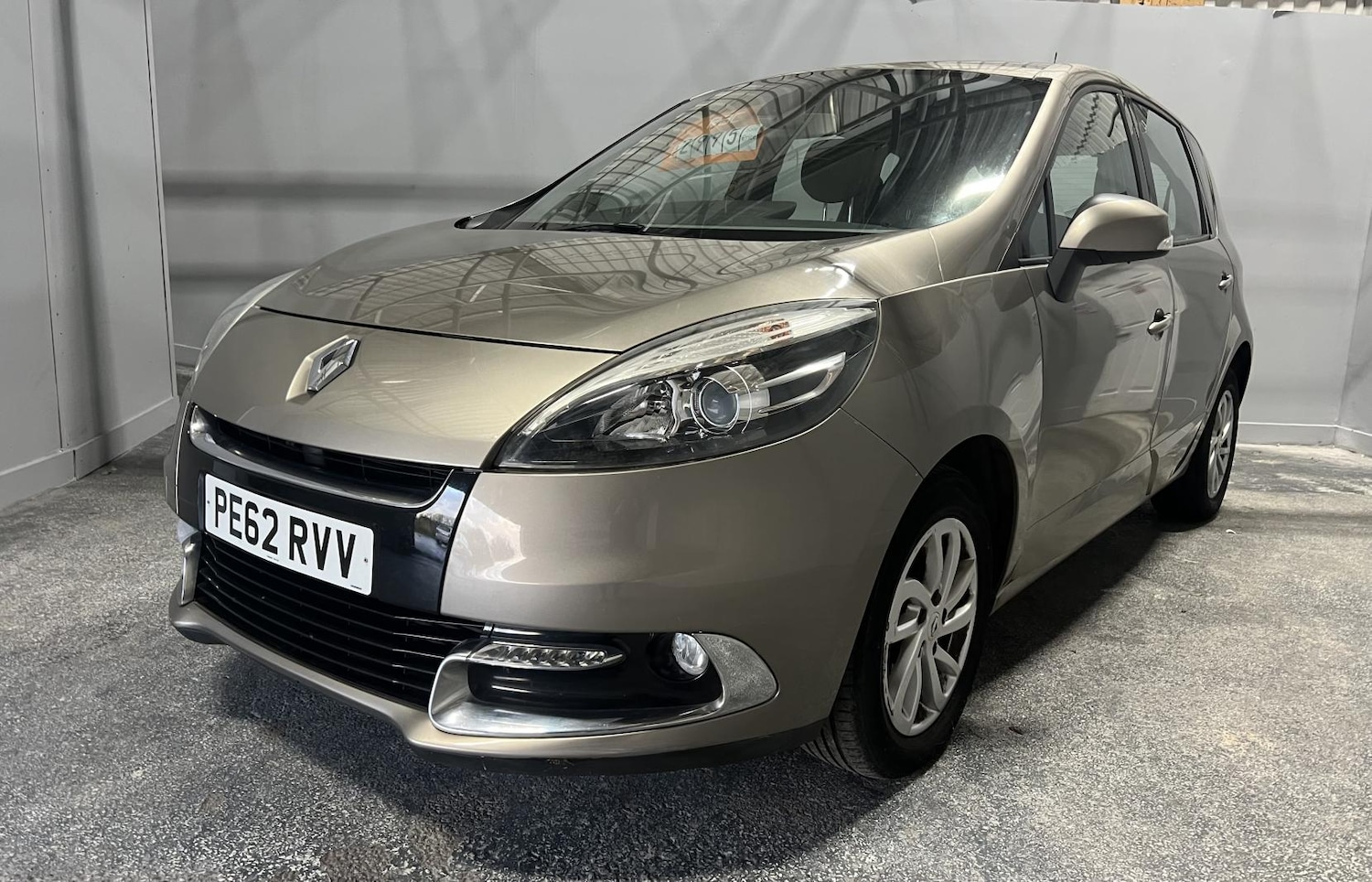 Used Renault Scenic 2013 for sale - 76652979: Photo 1