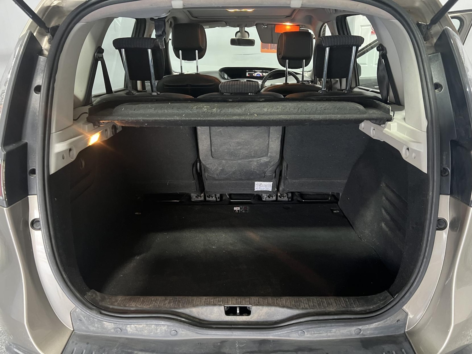 Used Renault Scenic 2013 for sale - 76652979: Photo 11