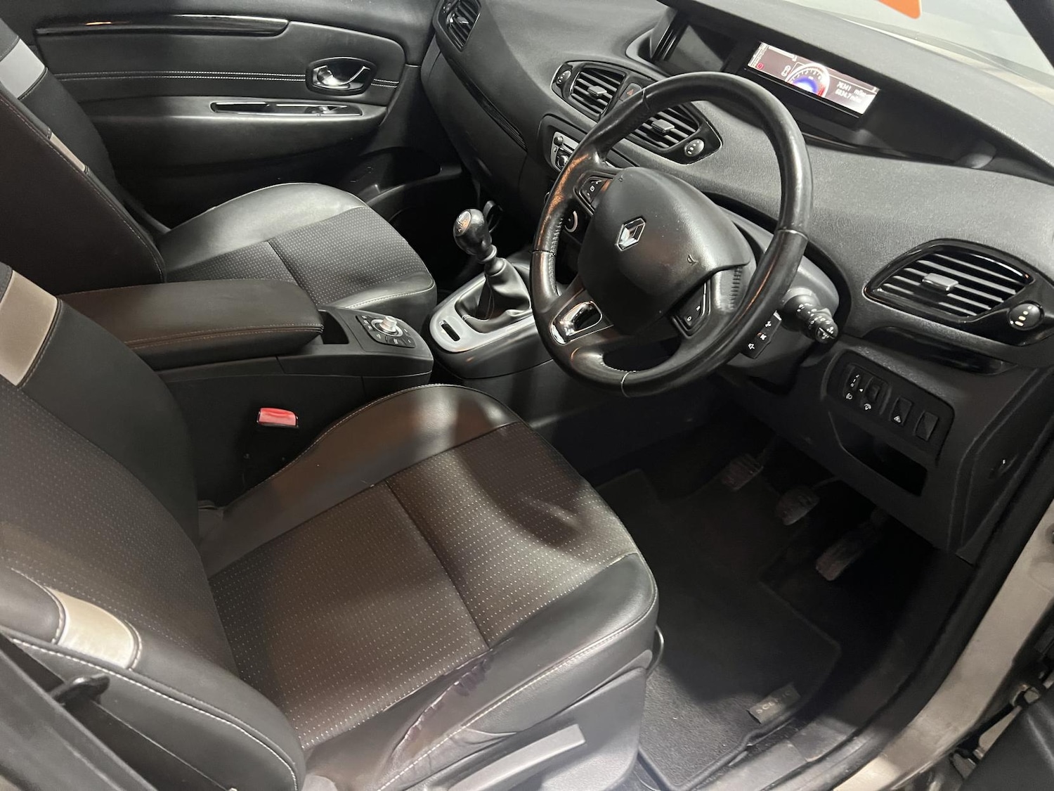 Used Renault Scenic 2013 for sale - 76652979: Photo 8