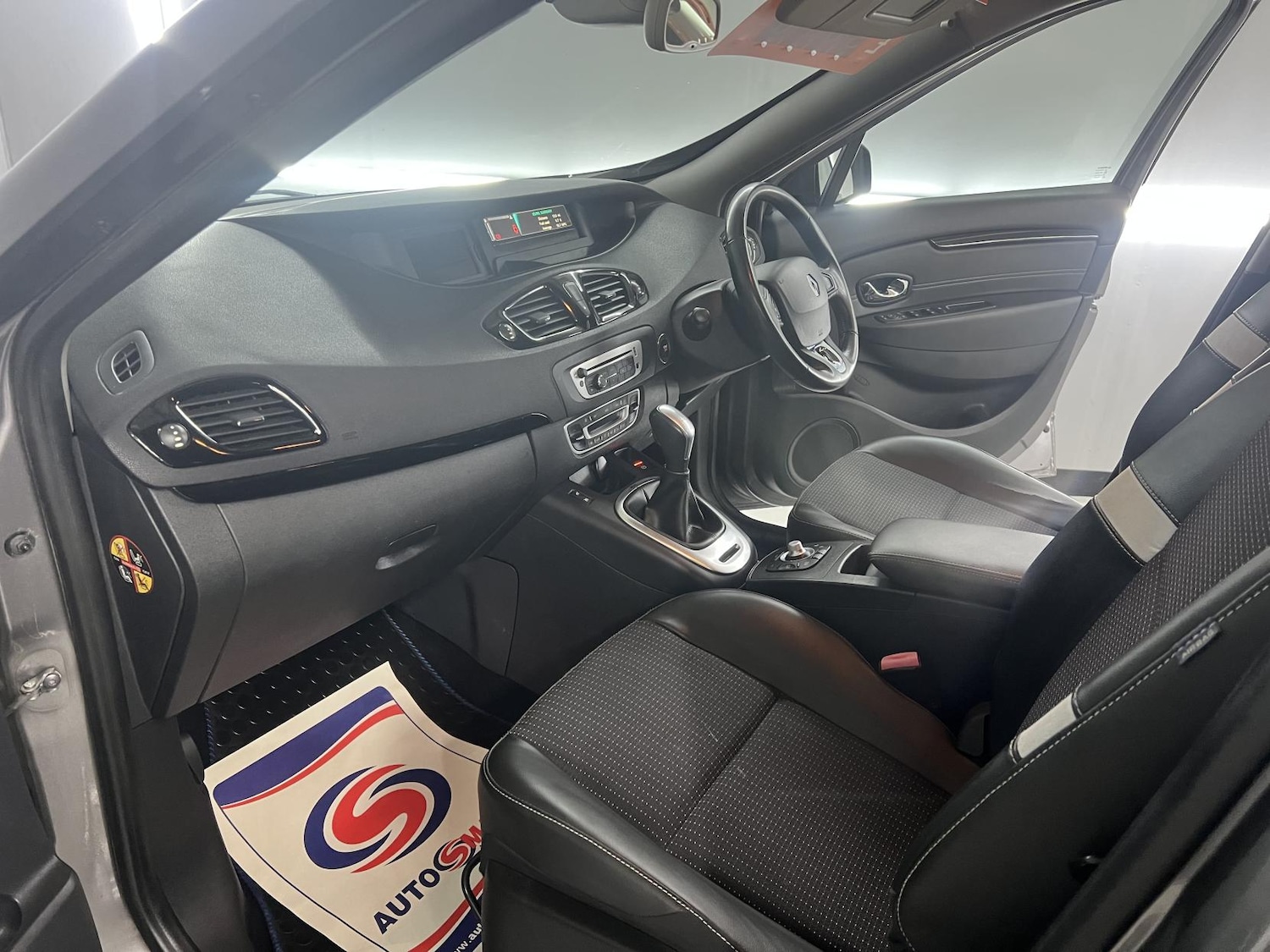 Used Renault Scenic 2015 for sale - 77965469: Photo 15