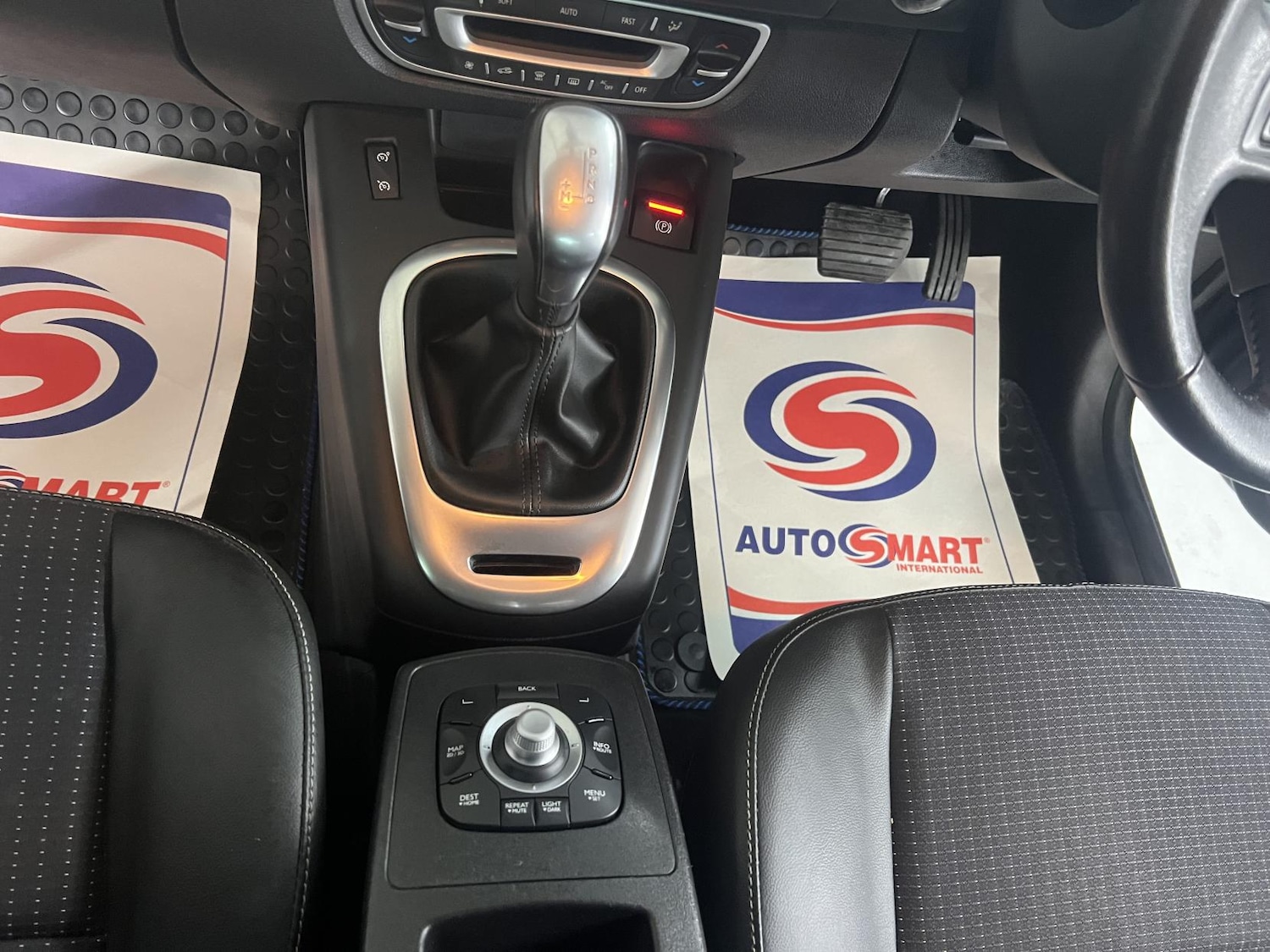 Used Renault Scenic 2015 for sale - 77965469: Photo 16