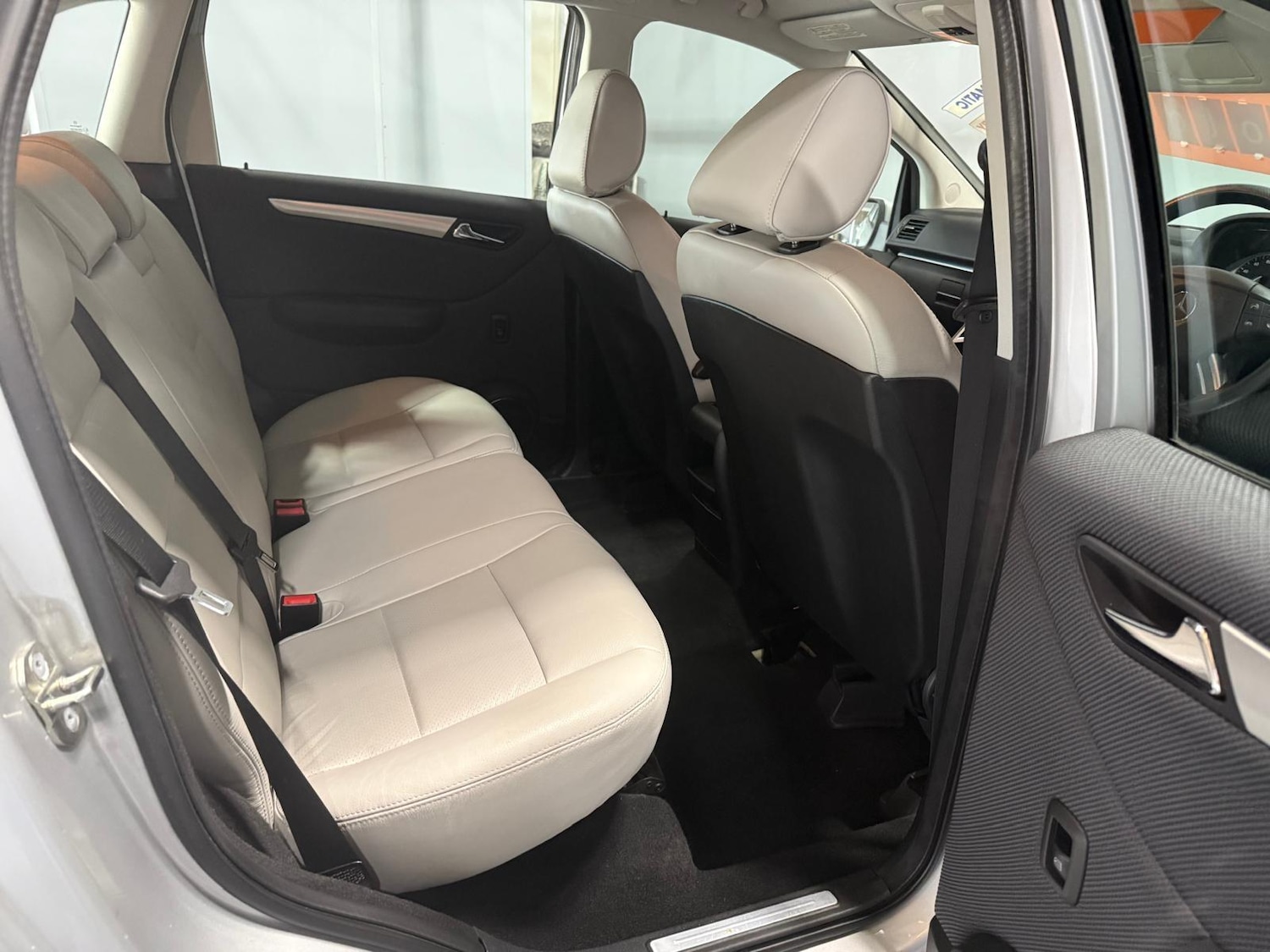 Used Mercedes-Benz B Class 2011 for sale - 76332800: Photo 10