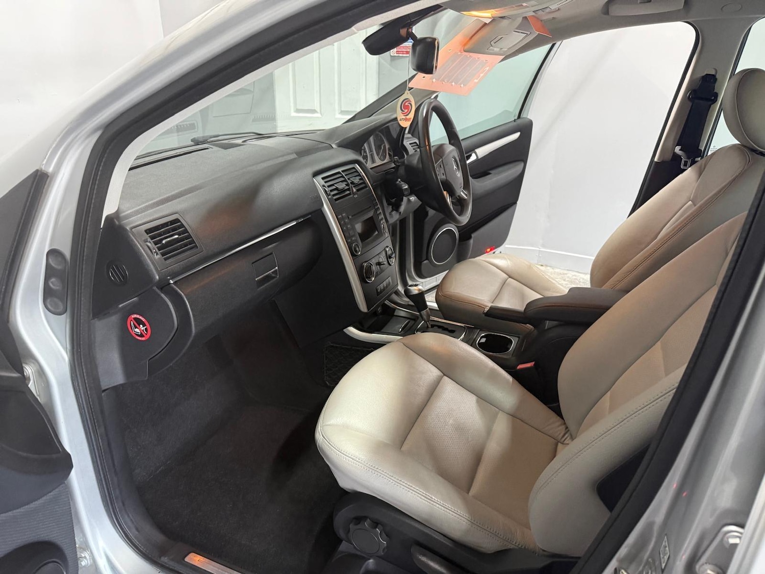 Used Mercedes-Benz B Class 2011 for sale - 76332800: Photo 15