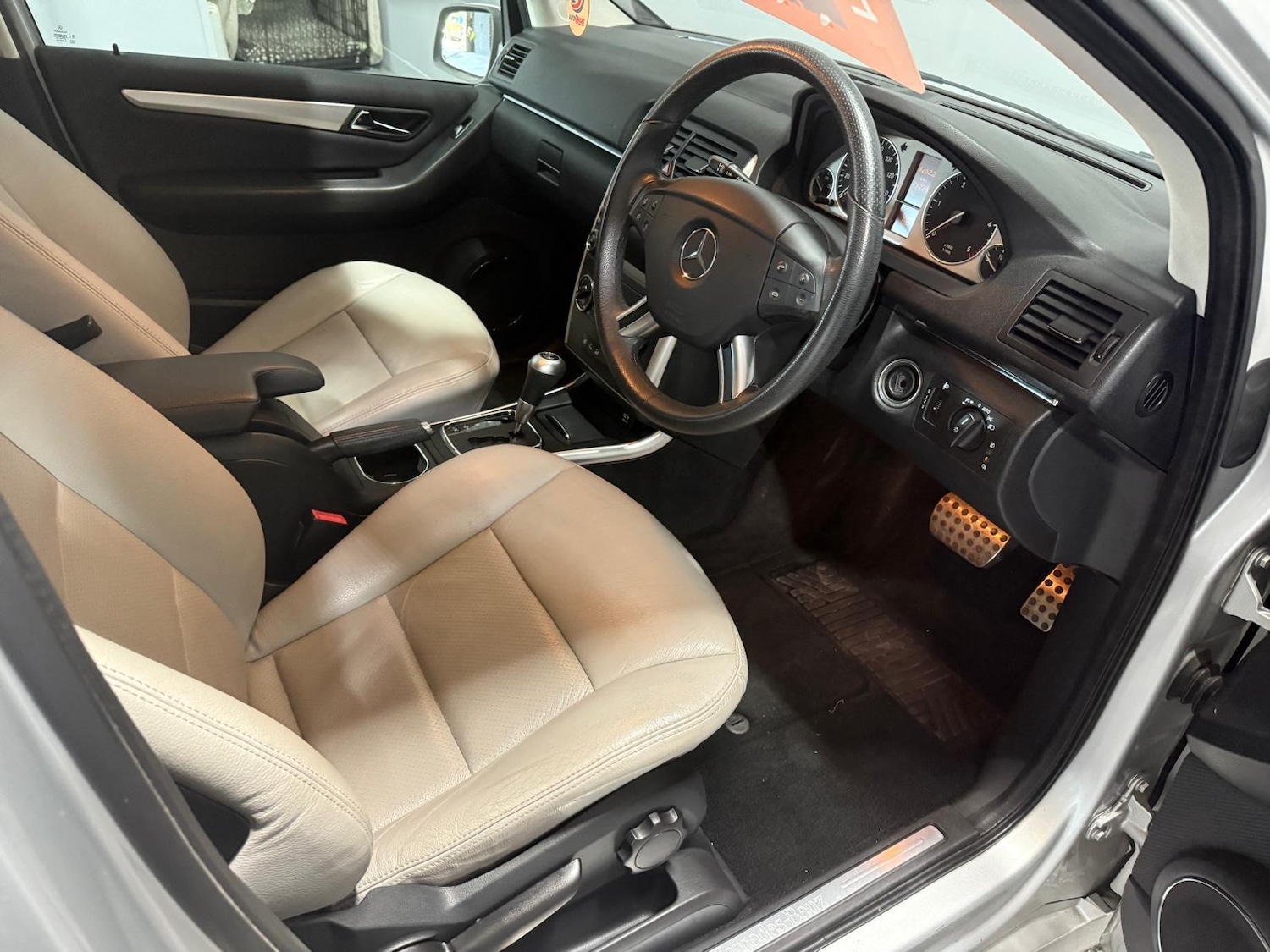 Used Mercedes-Benz B Class 2011 for sale - 76332800: Photo 8