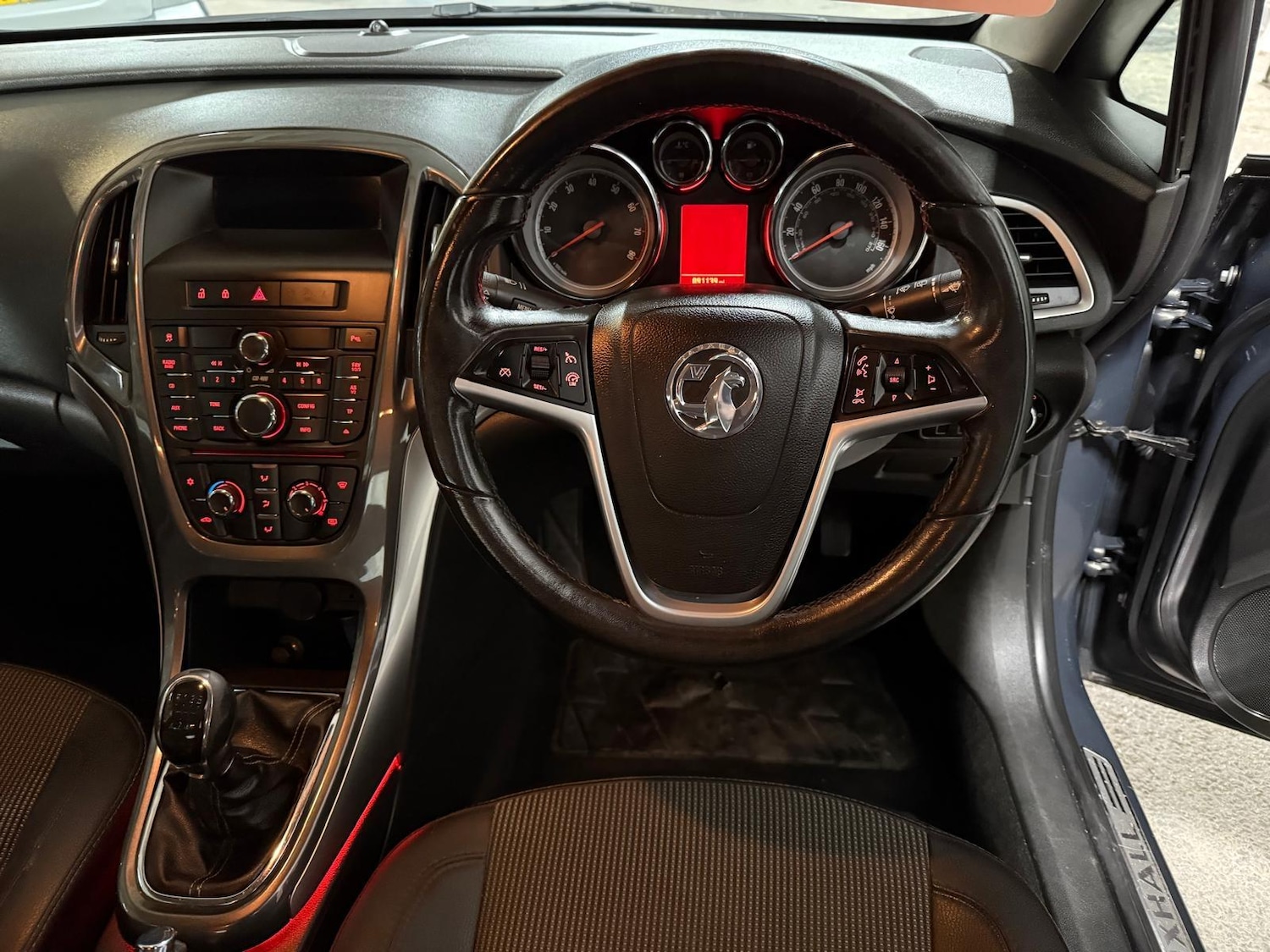 Used Vauxhall Astra 2012 for sale - 77595812: Photo 8