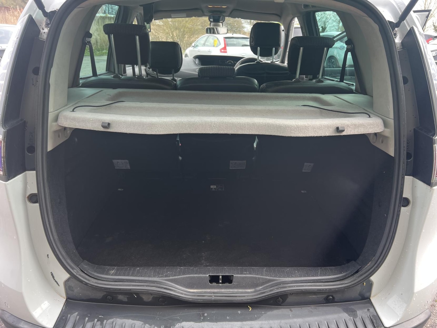 Used Renault Scenic 2012 for sale - 77940947: Photo 10