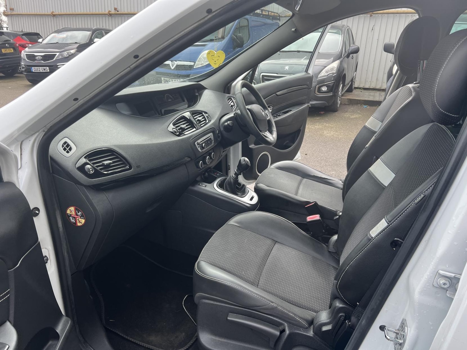 Used Renault Scenic 2012 for sale - 77940947: Photo 12