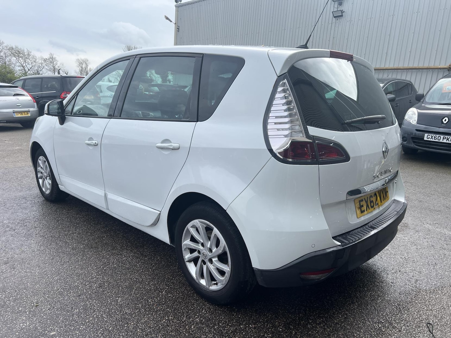 Used Renault Scenic 2012 for sale - 77940947: Photo 6
