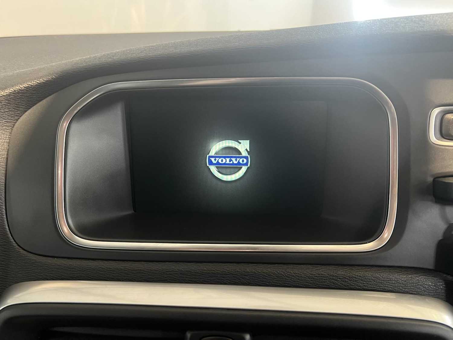 Used Volvo V40 2016 for sale - 77732747: Photo 15