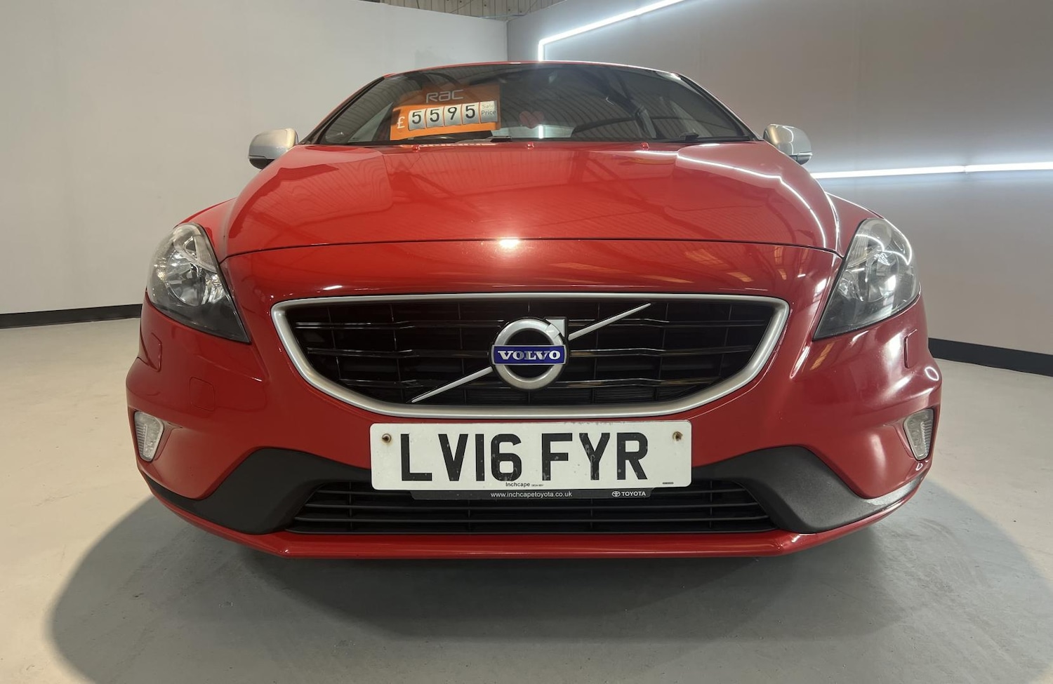 Used Volvo V40 2016 for sale - 77732747: Photo 2