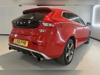 Used Volvo V40 2016 for sale - 77732747: Photo