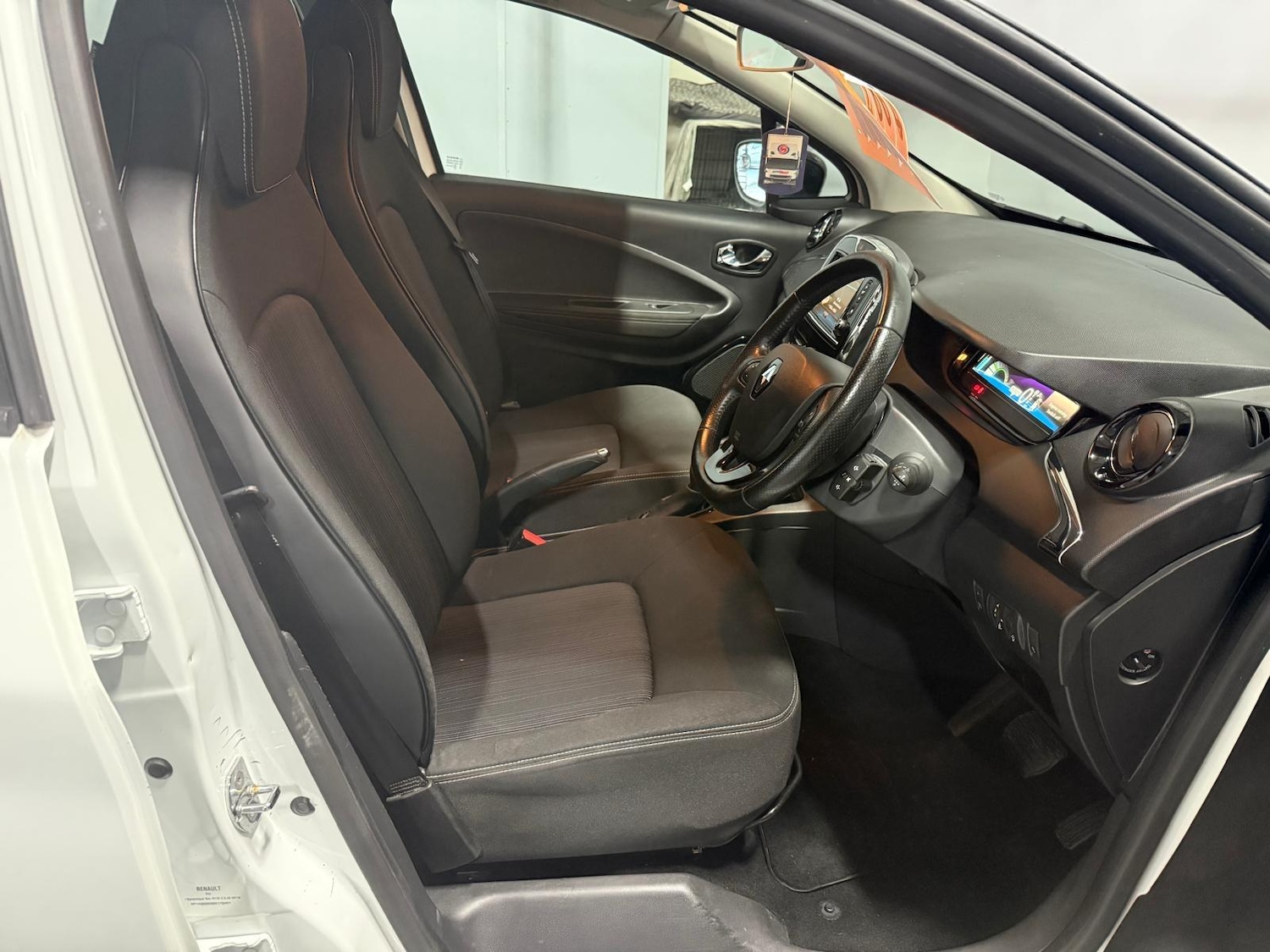 Used Renault Zoe 2019 for sale - 76402293: Photo 7