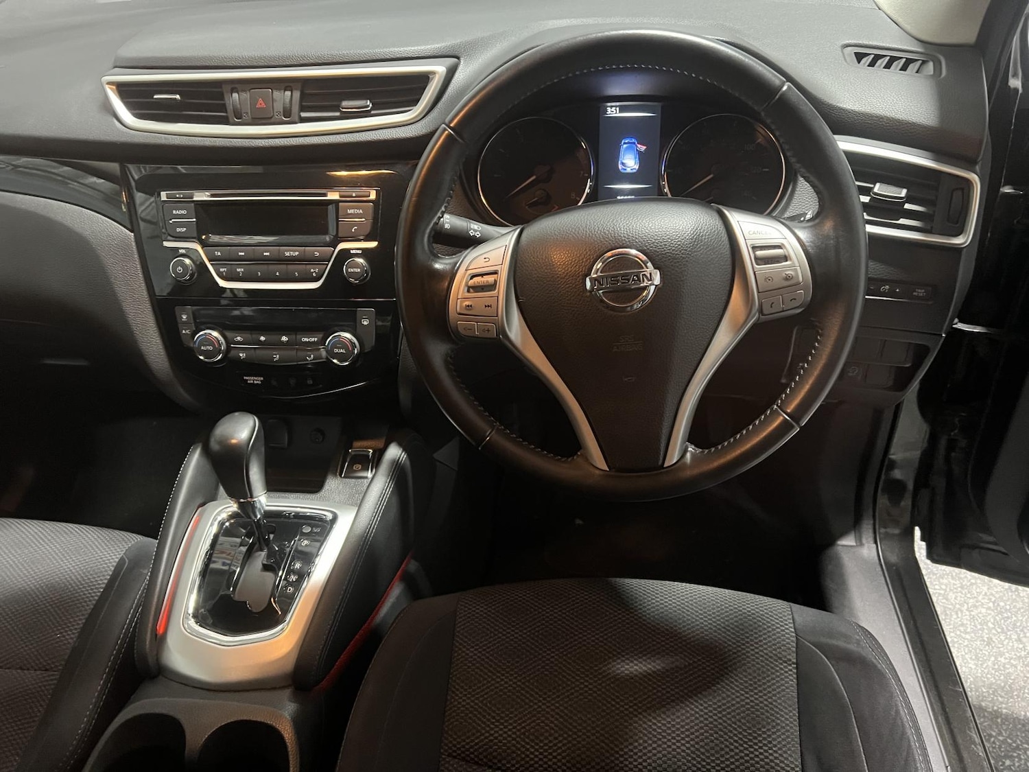 Used Nissan Qashqai 2015 for sale - 76700533: Photo 9