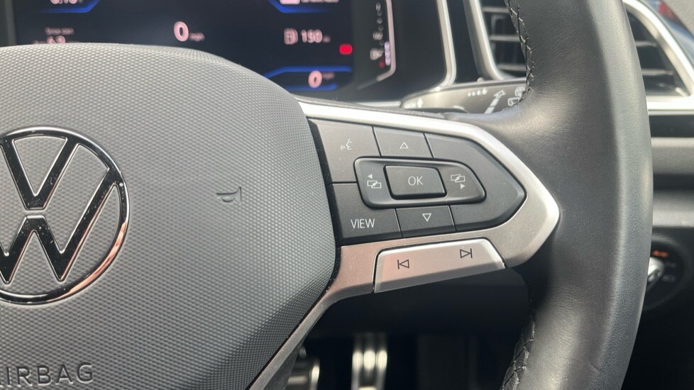 Used Volkswagen T-Roc 2023 for sale - 75967179: Photo 24