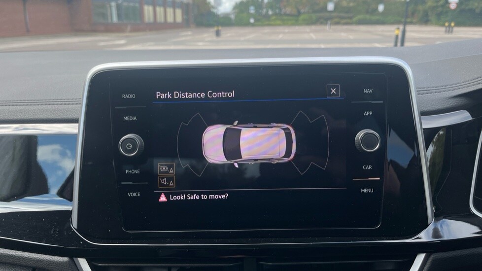 Used Volkswagen T-Roc 2023 for sale - 75967179: Photo 28