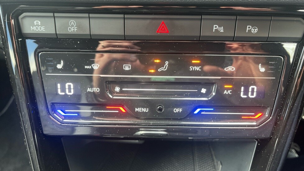 Used Volkswagen T-Roc 2023 for sale - 75967179: Photo 33