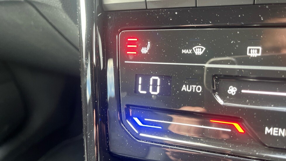 Used Volkswagen T-Roc 2023 for sale - 75967179: Photo 37