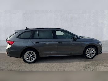 Used Skoda Octavia 2024 for sale - 76302258: Photo