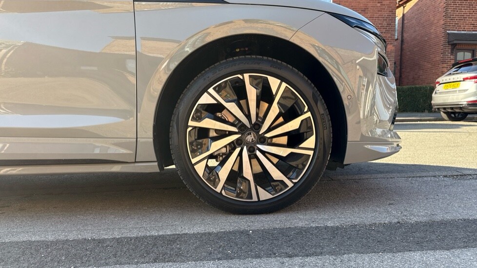 Used Skoda Enyaq 2025 for sale - 76178053: Photo 18