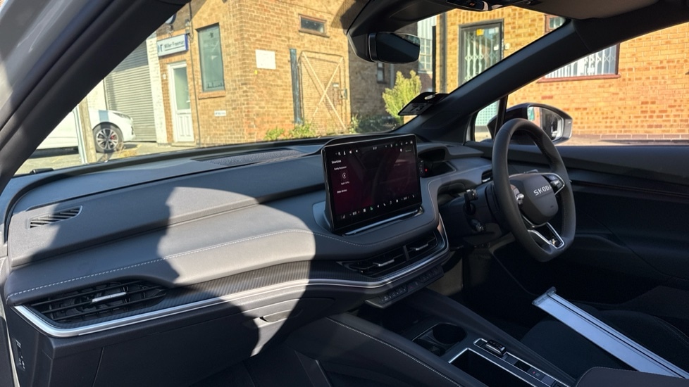 Used Skoda Enyaq 2025 for sale - 76178053: Photo 2