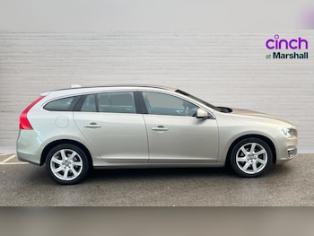 Used Volvo V60 2015 for sale - 76984108: Photo