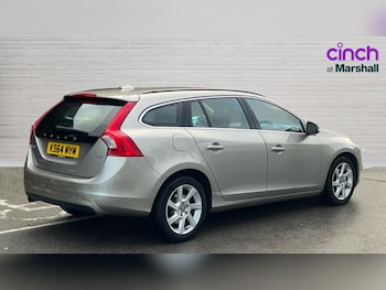 Used Volvo V60 2015 for sale - 76984108: Photo
