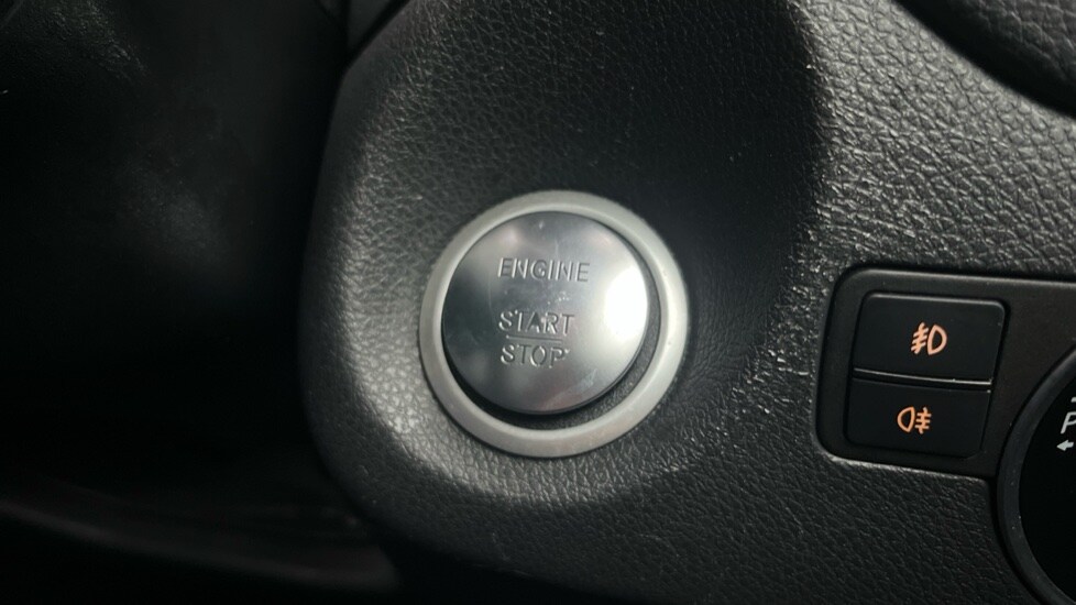 Used Mercedes-Benz GLA 2018 for sale - 76640129: Photo 42