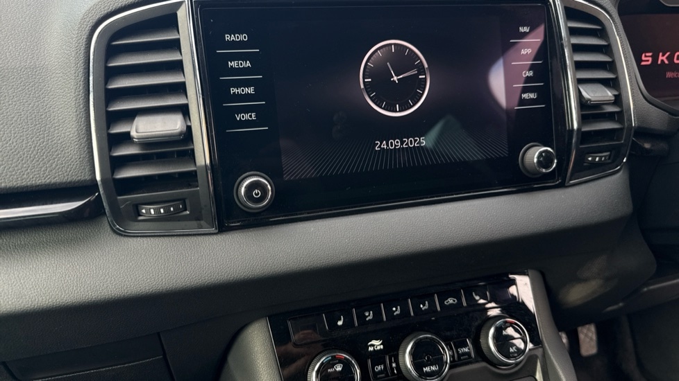 Used Skoda Karoq 2024 for sale - 76180184: Photo 2