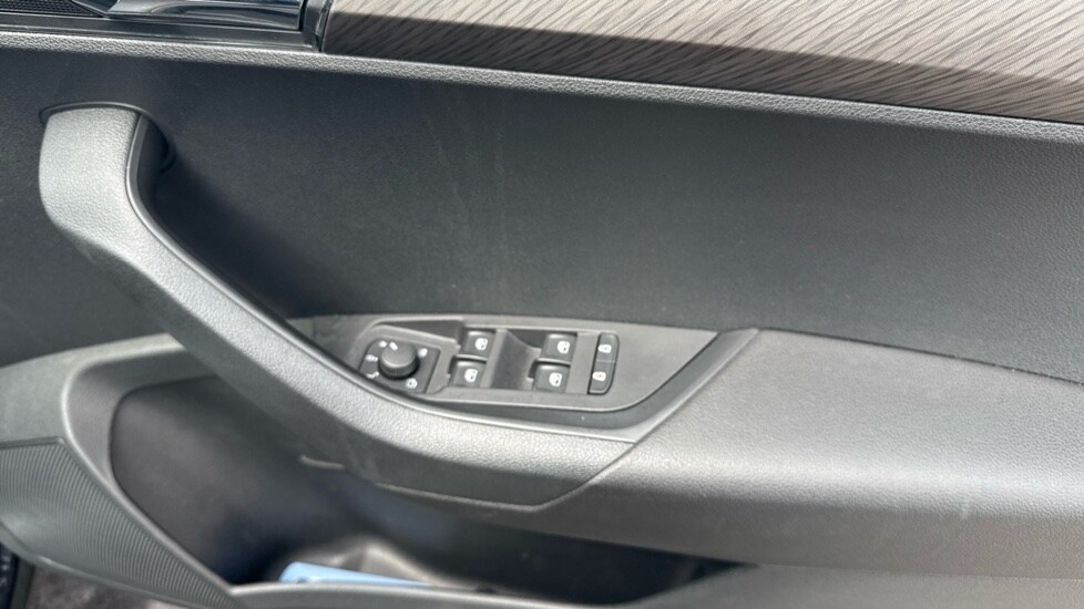 Used Skoda Karoq 2024 for sale - 76180184: Photo 37