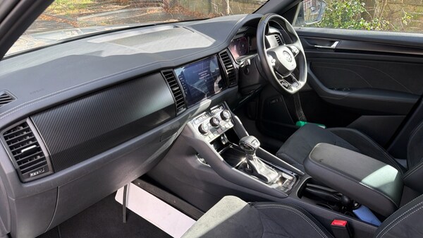 Used Skoda Kodiaq 2024 for sale - 76067013: Photo 2