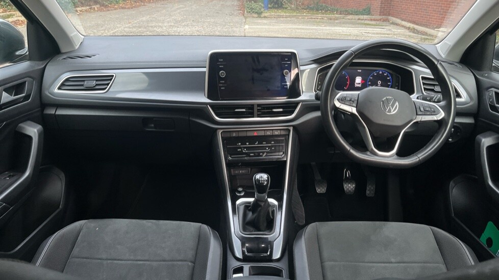 Used Volkswagen T-Roc 2023 for sale - 76575221: Photo 11