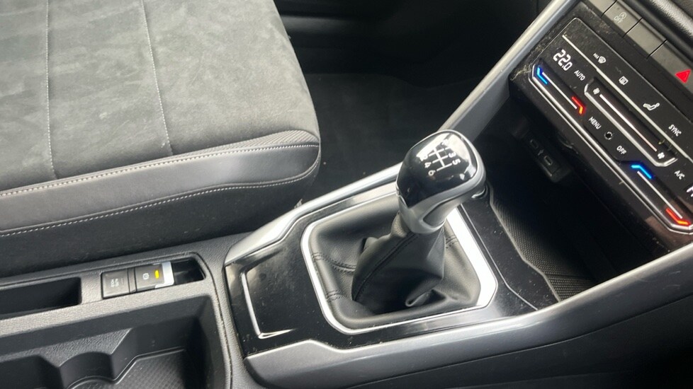 Used Volkswagen T-Roc 2023 for sale - 76575221: Photo 30