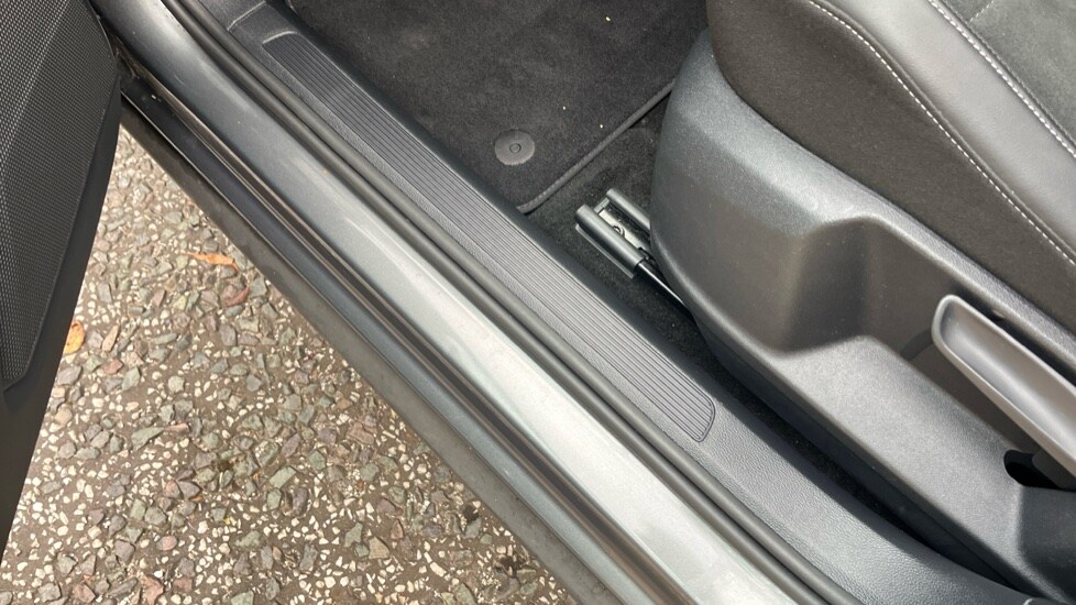 Used Volkswagen T-Roc 2023 for sale - 76575221: Photo 37