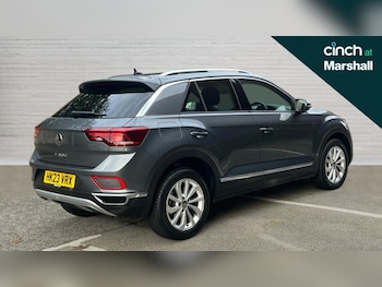 Used Volkswagen T-Roc 2023 for sale - 76575221: Photo