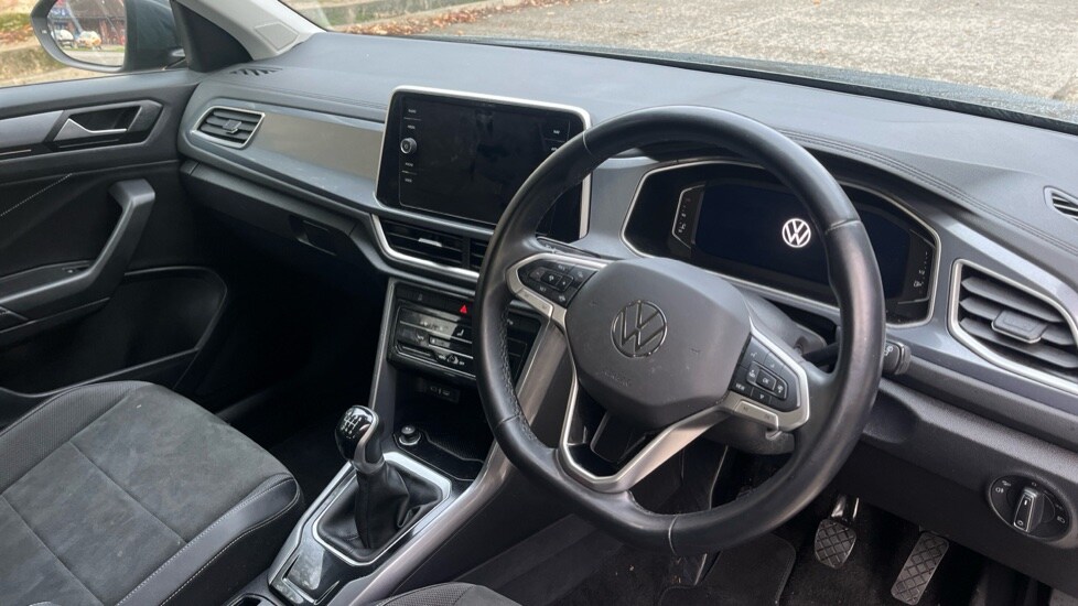 Used Volkswagen T-Roc 2023 for sale - 76575221: Photo 9