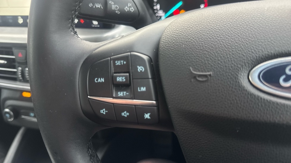 Used Ford Focus 2023 for sale - 76428154: Photo 25