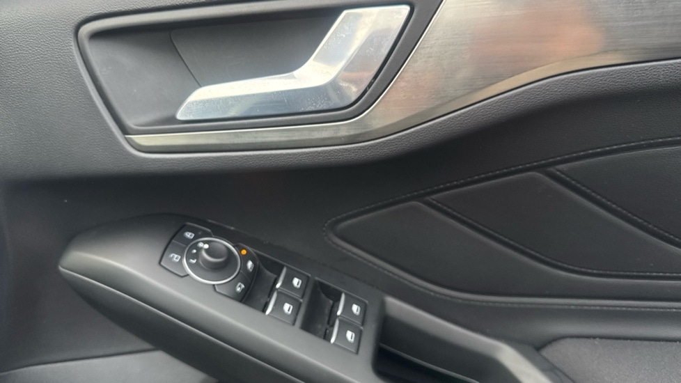 Used Ford Focus 2023 for sale - 76428154: Photo 31