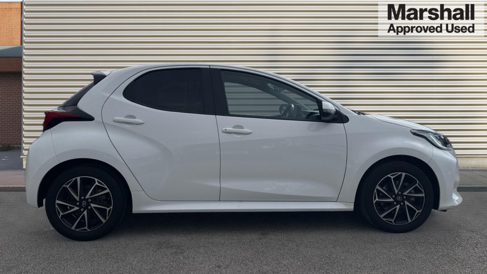 Used Toyota Yaris 2022 for sale - 75921906: Photo 2