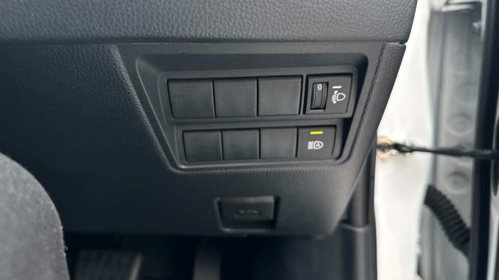 Used Toyota Yaris 2022 for sale - 75921906: Photo 38