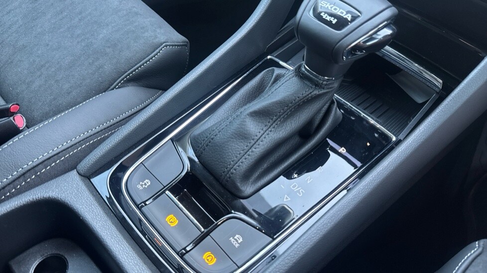 Used Skoda Karoq 2025 for sale - 76458739: Photo 32