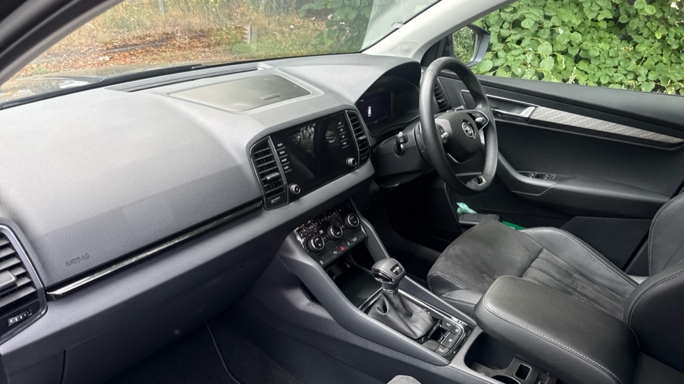 Used Skoda Karoq 2024 for sale - 76937520: Photo 2