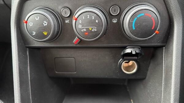 Used Dacia Sandero 2023 for sale - 76023223: Photo 38