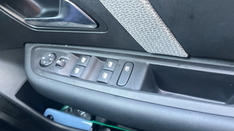 Used Citroen C4 2021 for sale - 76914889: Photo 30