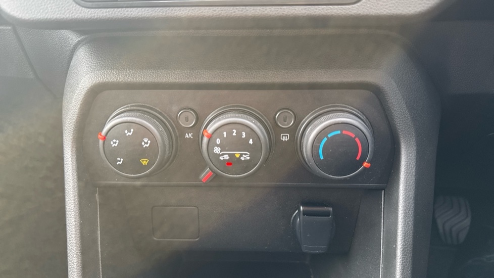 Used Dacia Sandero 2023 for sale - 76552549: Photo 34